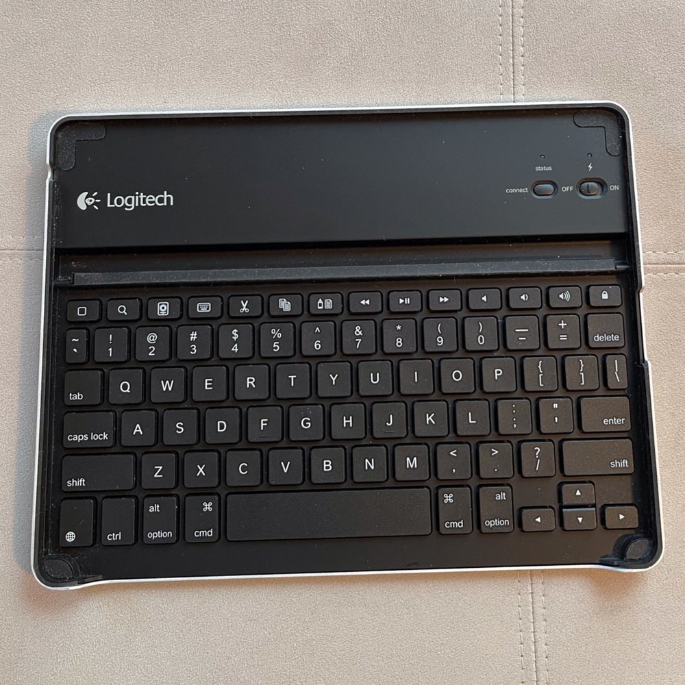 Logitech keyboard for iPad